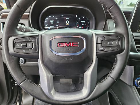 Used 2024 GMC Yukon XL SLE image 21