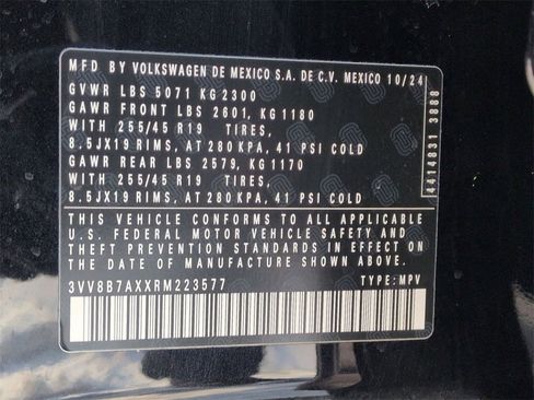 Used 2024 Volkswagen Tiguan SE R-Line image 33