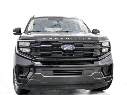 Certified 2025 Ford Expedition Active AWD/4WD image 3