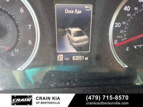 Used 2017 Toyota Camry SE FWD image 12