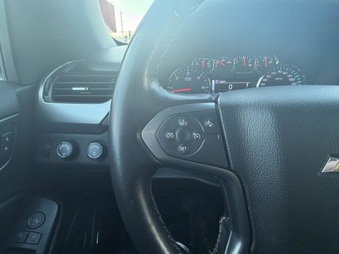 Used 2018 Chevrolet Suburban LT image 10