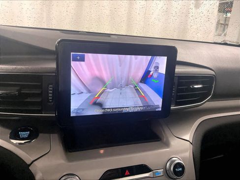 Used 2023 Ford Explorer XLT w/ Equipment Group 202A image 19