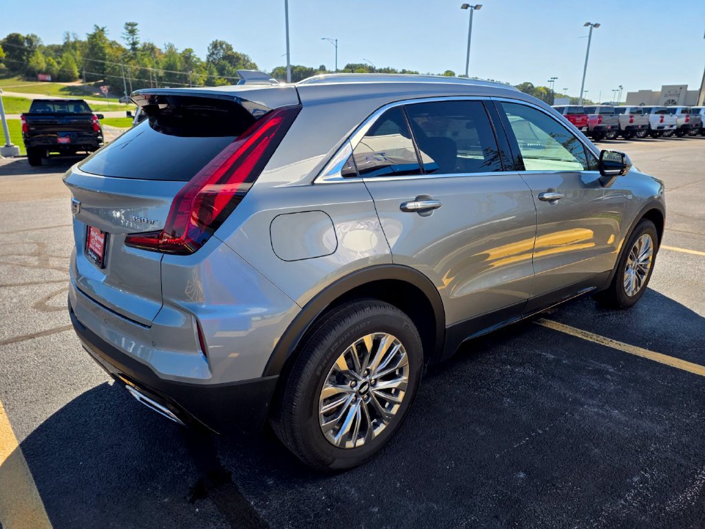 Used 2025 Cadillac XT4 Premium Luxury AWD/4WD image 8