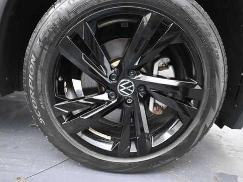 Used 2023 Volkswagen Tiguan SE R-Line FWD image 30