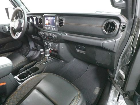 Used 2023 Jeep Wrangler Unlimited Sahara AWD/4WD image 35