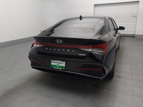 Used 2024 Hyundai Elantra Limited FWD image 7