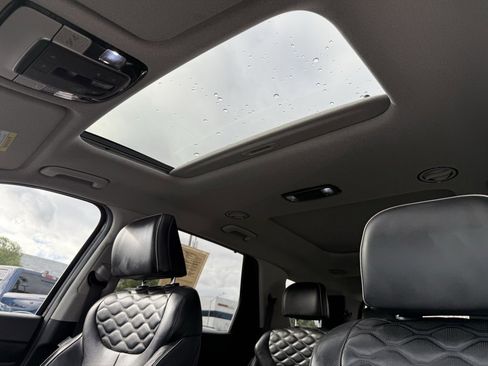 Used 2021 Hyundai Palisade Limited w/ Cargo Package image 2