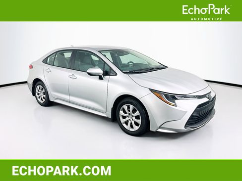 Used 2026 Toyota Corolla LE image 1
