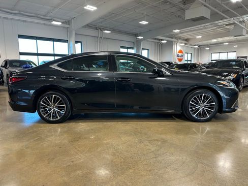 Used 2022 Lexus ES 350 w/ Premium Package image 9