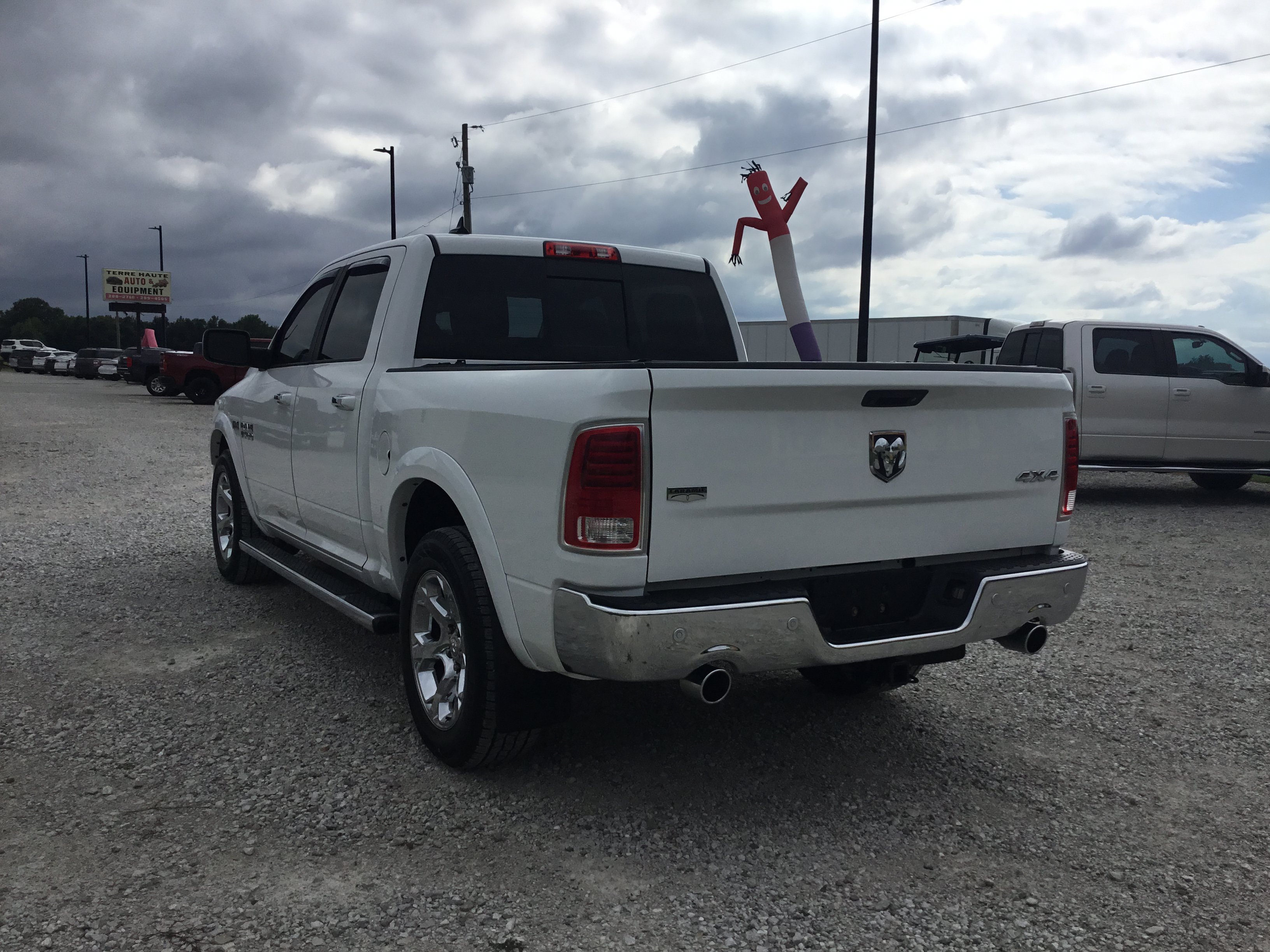 Used 2017 RAM 1500 Laramie w/ Convenience Group AWD/4WD image 5