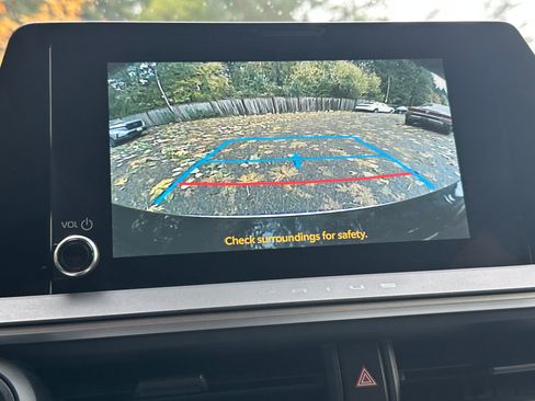 Used 2023 Toyota Prius LE image 24