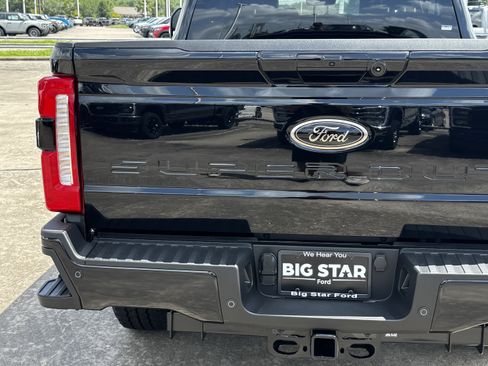 New 2026 Ford F250 Lariat w/ Black Appearance Package AWD/4WD image 11