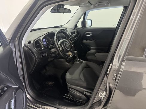 Used 2017 Jeep Renegade Latitude AWD/4WD image 17