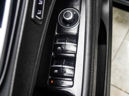 Used 2023 Alfa Romeo Stelvio Veloce image 37