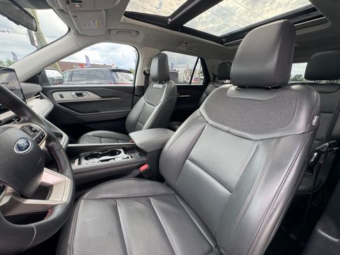 Used 2025 Ford Explorer Active w/ Active Comfort Package AWD/4WD image 25