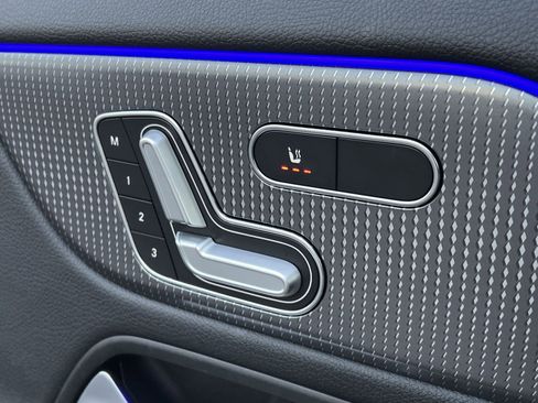 Certified 2022 Mercedes-Benz GLA 250 4MATIC image 32