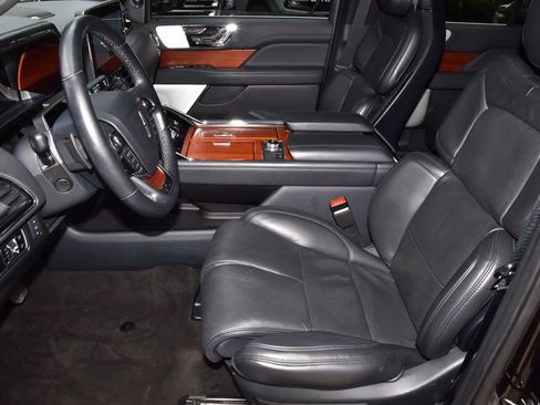 Certified 2024 Lincoln Navigator Reserve AWD/4WD image 13
