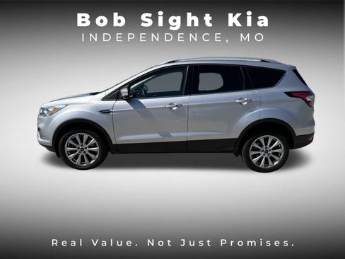 Used 2017 Ford Escape Titanium image 6