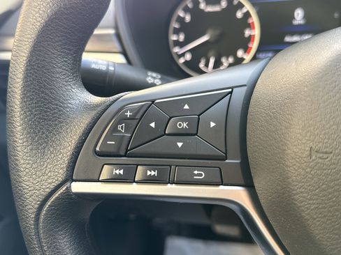 Used 2023 Nissan Altima 2.5 SV image 16