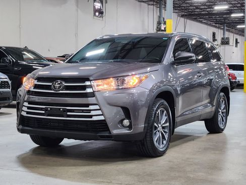 Used 2019 Toyota Highlander XLE image 5