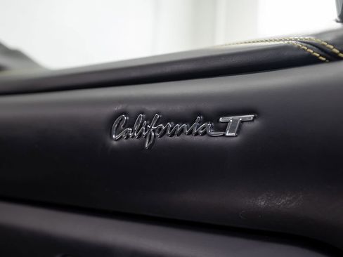 Certified 2018 Ferrari California T image 22