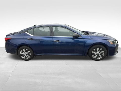 Used 2024 Nissan Altima 2.5 S image 27