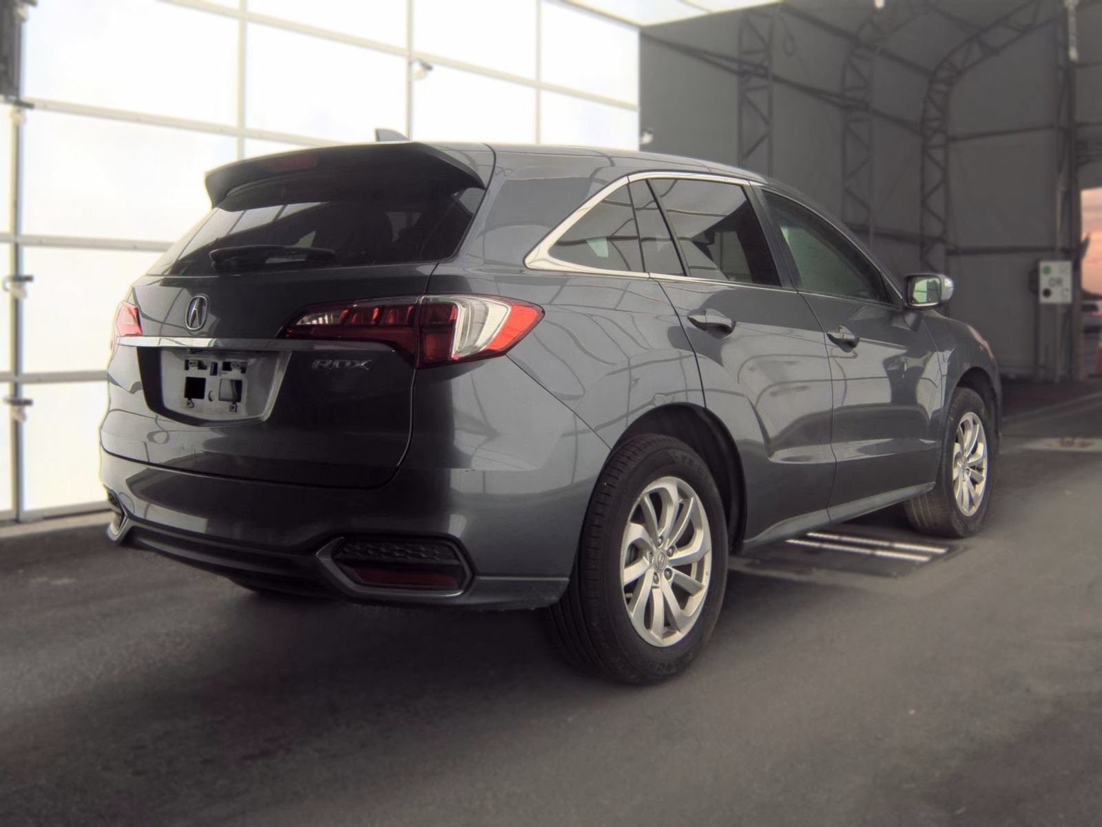 Used 2017 Acura RDX w/ Technology Package FWD image 3
