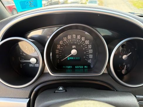 Used 2004 Chevrolet SSR w/ Preferred Equipment Group RWD image 30