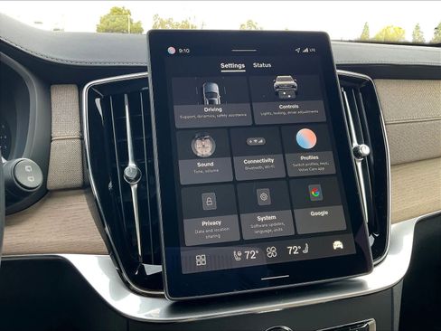 New 2026 Volvo XC90 B5 Plus w/ Protection Package image 22