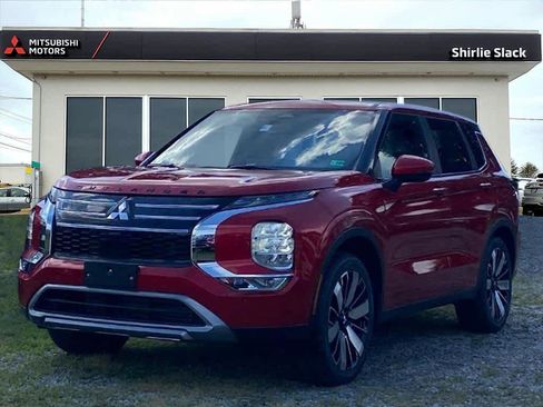 New 2025 Mitsubishi Outlander SE image 1