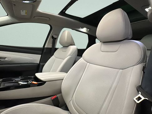 Certified 2025 Hyundai Tucson SEL image 9