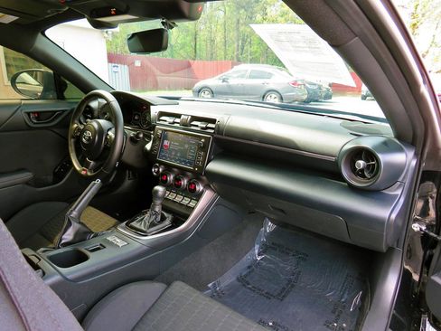 Used 2024 Toyota GR86 RWD image 17