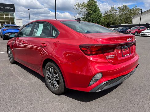 Used 2024 Kia Forte LXS w/ LXS Technology Package FWD image 3