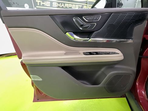 Used 2020 Lincoln Corsair AWD w/ Premium Package image 15