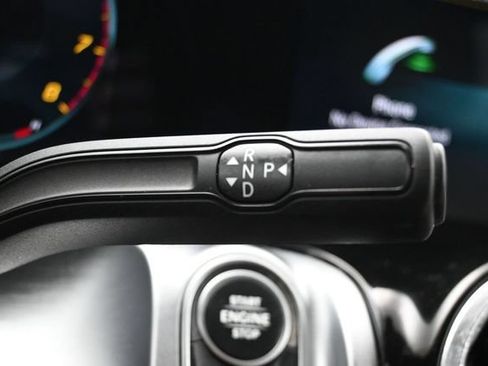Used 2022 Mercedes-Benz GLB 250 image 23