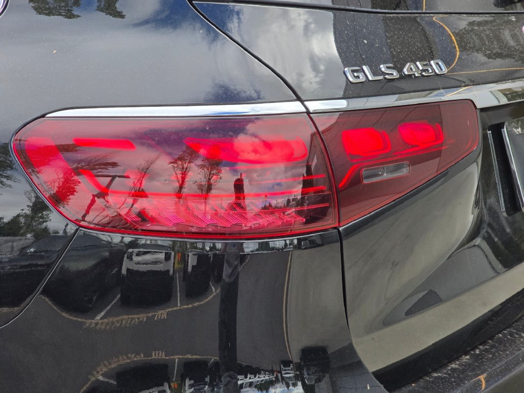 Used 2025 Mercedes-Benz GLS 450 4MATIC image 41