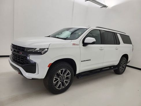 Used 2024 Chevrolet Suburban Z71 w/ Luxury Package AWD/4WD image 34