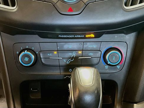 Used 2015 Ford Focus SE w/ Equipment Group 201A FWD image 15