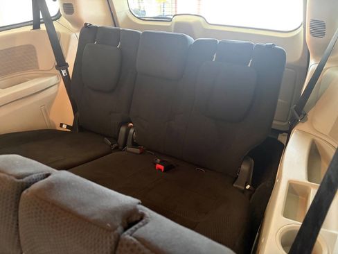 Used 2013 Dodge Grand Caravan SE FWD image 21