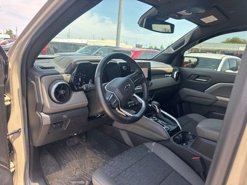 Used 2024 Chevrolet Colorado ZR2 w/ Technology Package AWD/4WD image 12