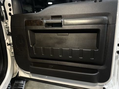 Used 2015 Ford F250 Platinum w/ FX4 Off-Road Package image 16