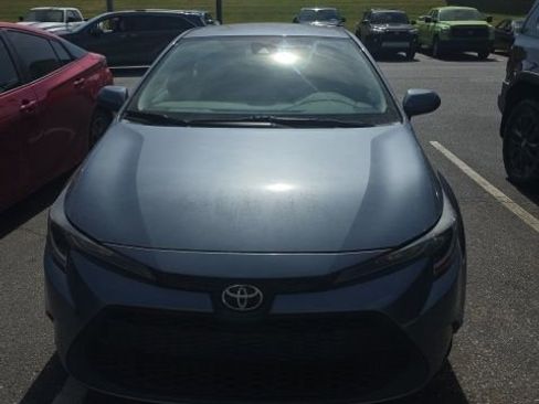 Used 2021 Toyota Corolla LE image 1