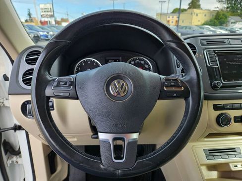 Used 2017 Volkswagen Tiguan S image 18