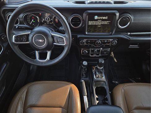 Used 2023 Jeep Wrangler Unlimited Sahara image 11