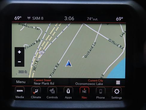 Used 2023 Jeep Wrangler Unlimited Sahara w/ Cold Weather Group AWD/4WD image 7