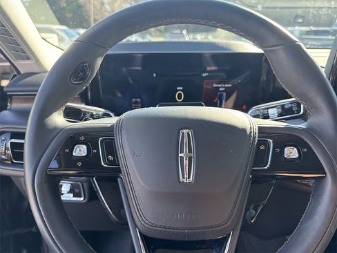 Used 2025 Lincoln Aviator Reserve w/ Illumination Package image 25