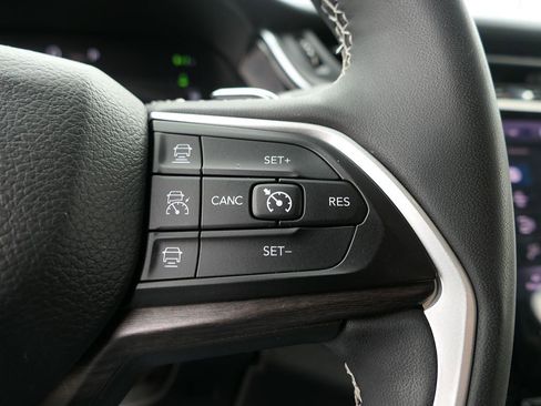 Used 2023 Jeep Grand Cherokee 4WD 4xe image 14