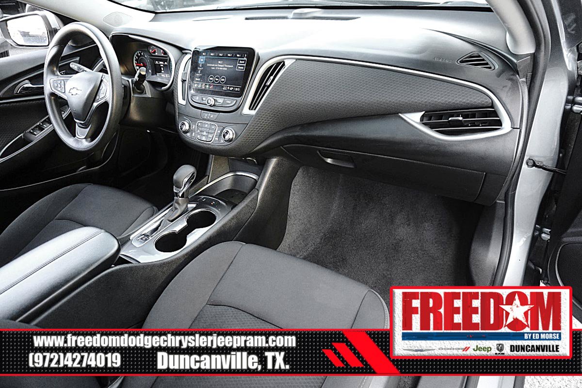 Used 2025 Chevrolet Malibu LT FWD image 11