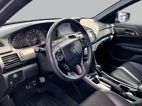 Used 2017 Honda Accord Sport image 18