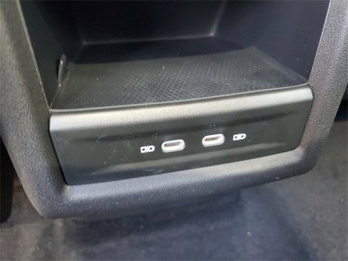 New 2025 Volkswagen ID.4 Pro image 11